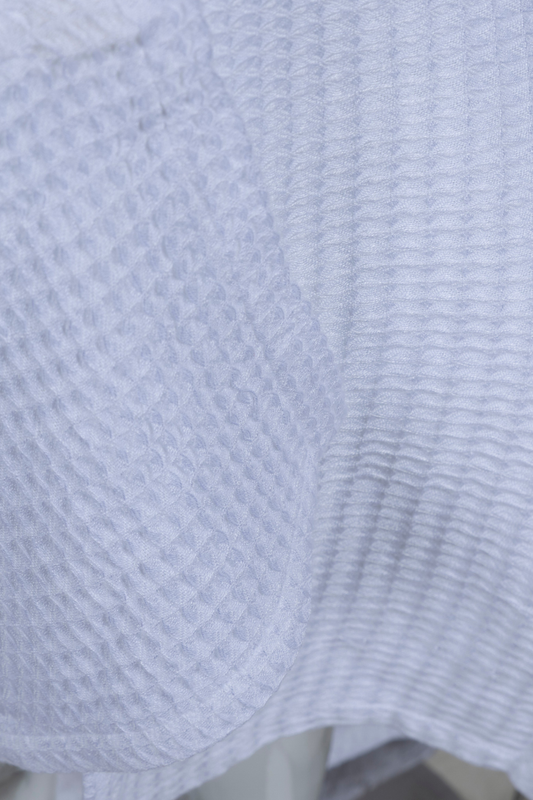 Bamboo Waffle Hooded Bathrobe (white)