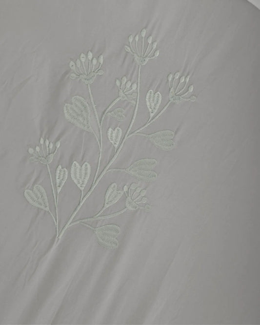 500 TC White Bedsheet with Contrast Embroidery | White