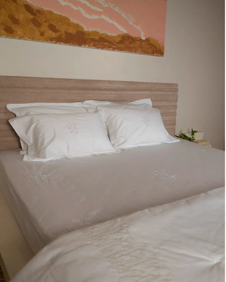 500 TC White Bedsheet with Contrast Embroidery | White