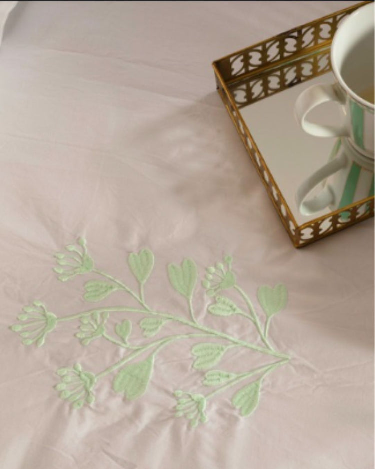 500 TC White Bedsheet with Contrast Embroidery (Green)