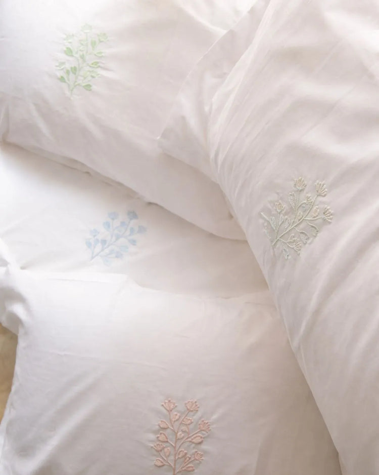 500 TC White Bedsheet with Contrast Embroidery | White