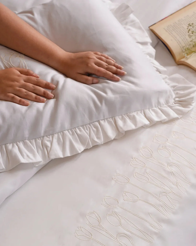 1000 TC Embroidered Duvet with Ruffles